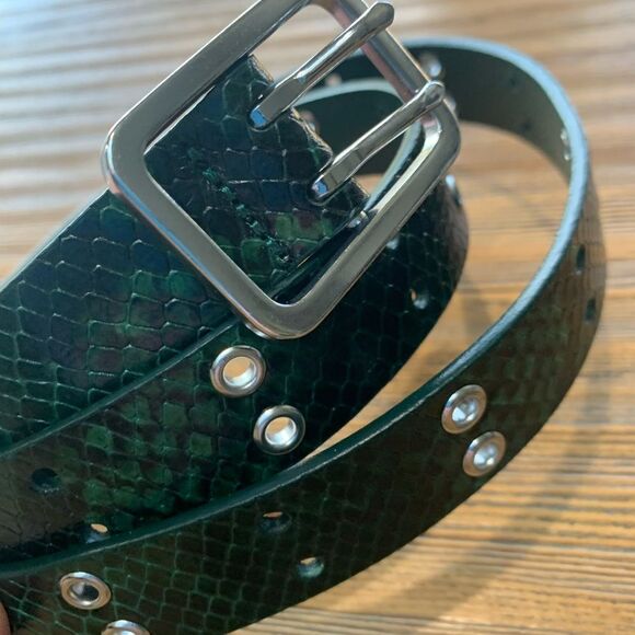 J. Crew Green Reptile Textured Accessory - Picture 5 of 10